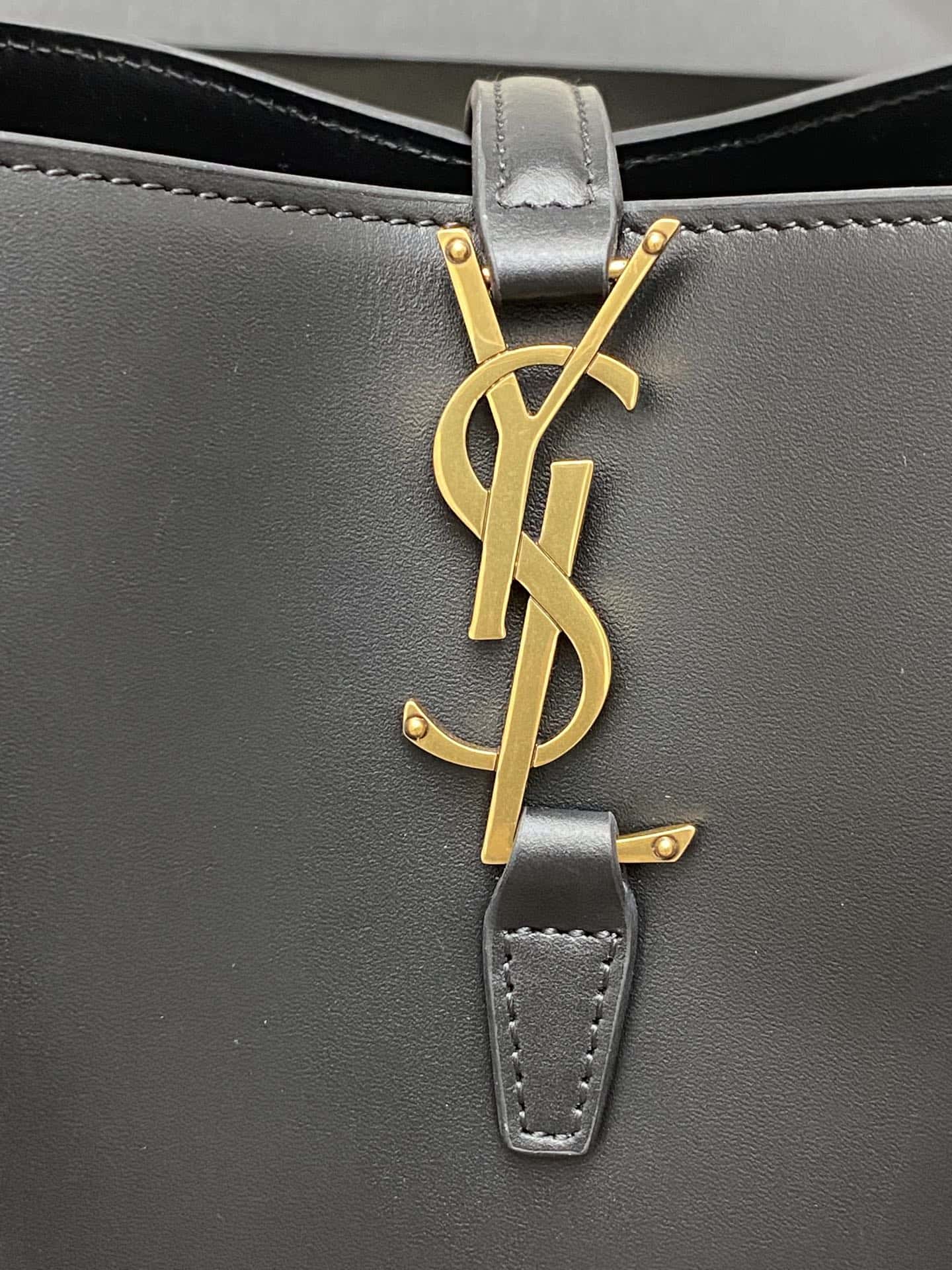 Louis Vuitton NEW WAVE MULTI-POCHETTE Handbag